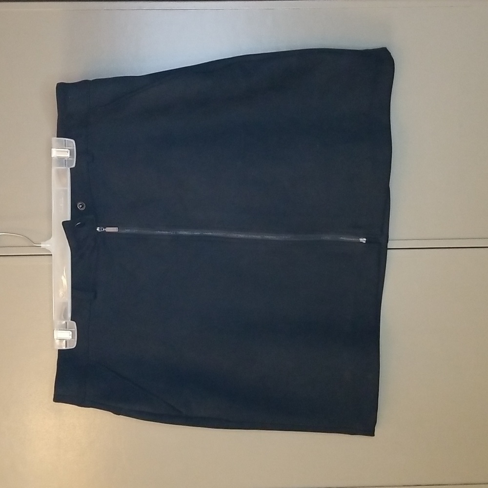 Suede feel, 2-pockets, jean seam, zipper &  snap mini dance club skirt